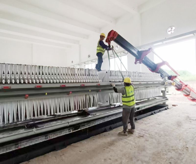 四川自貢工地雙節(jie)施工忙,堅守崗位獻力(li)量